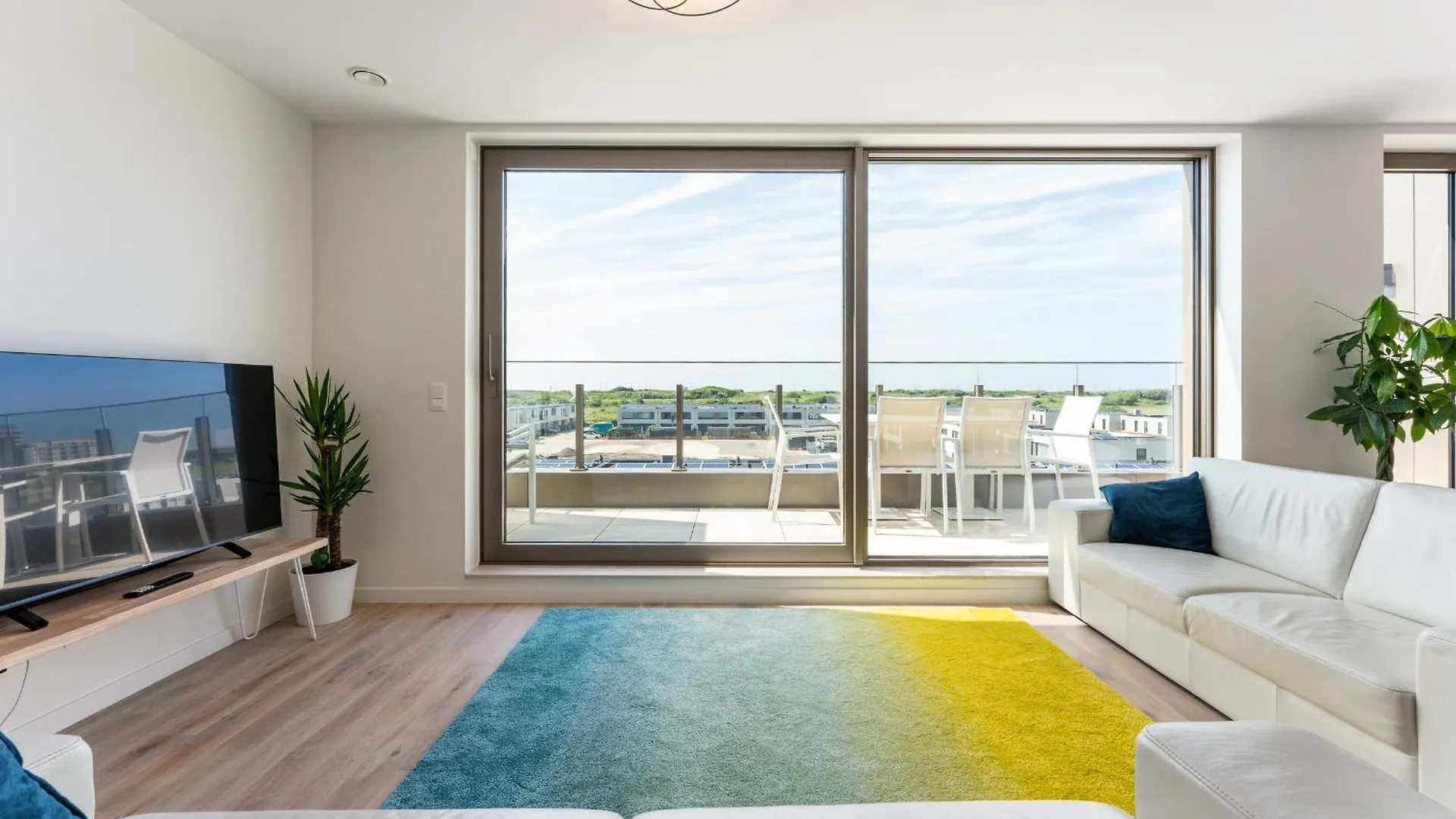 Lichtrijk En Ruim Appartement Met Zeezicht - 5P Ostende